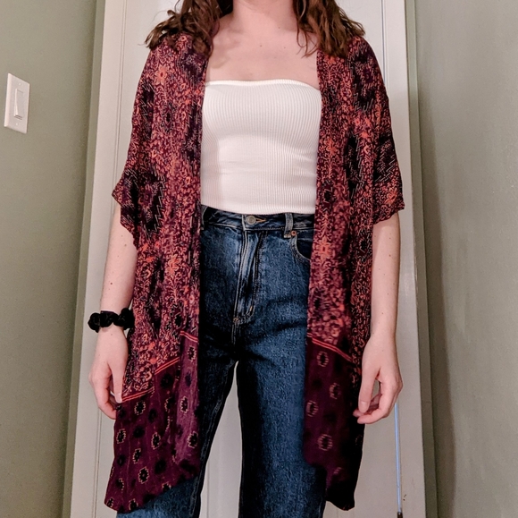 GARAGE Patterned Shawl - Picture 1 of 7